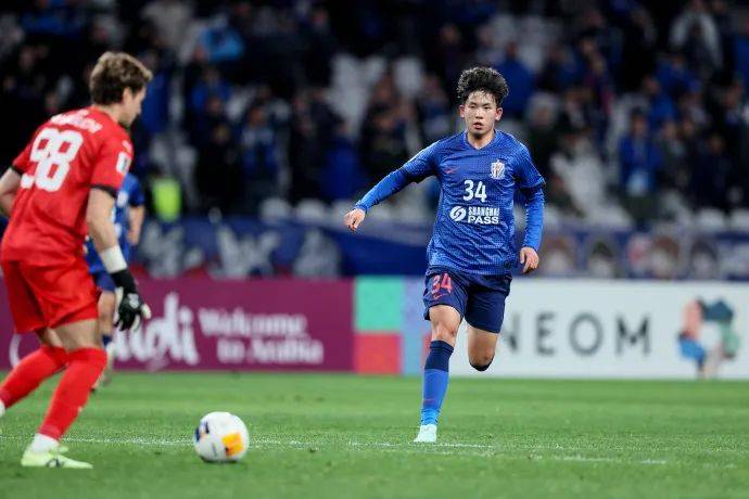 半岛体育入口-比赛中球员智慧判断让对手应接不暇