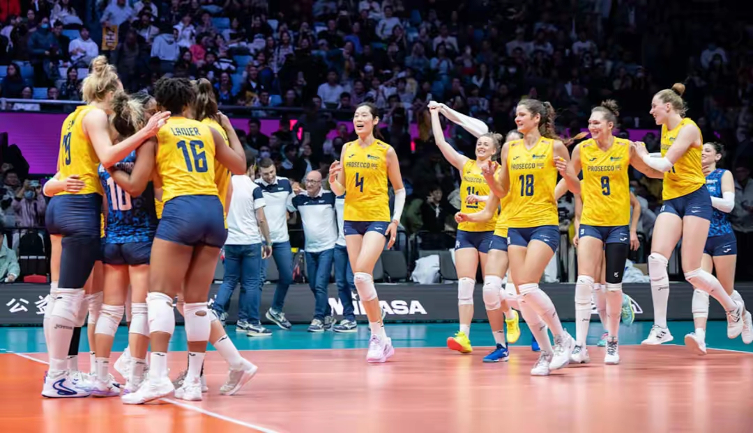 半岛体育官网平台-双方实力对比：女足巅峰之争引人关注的简单介绍