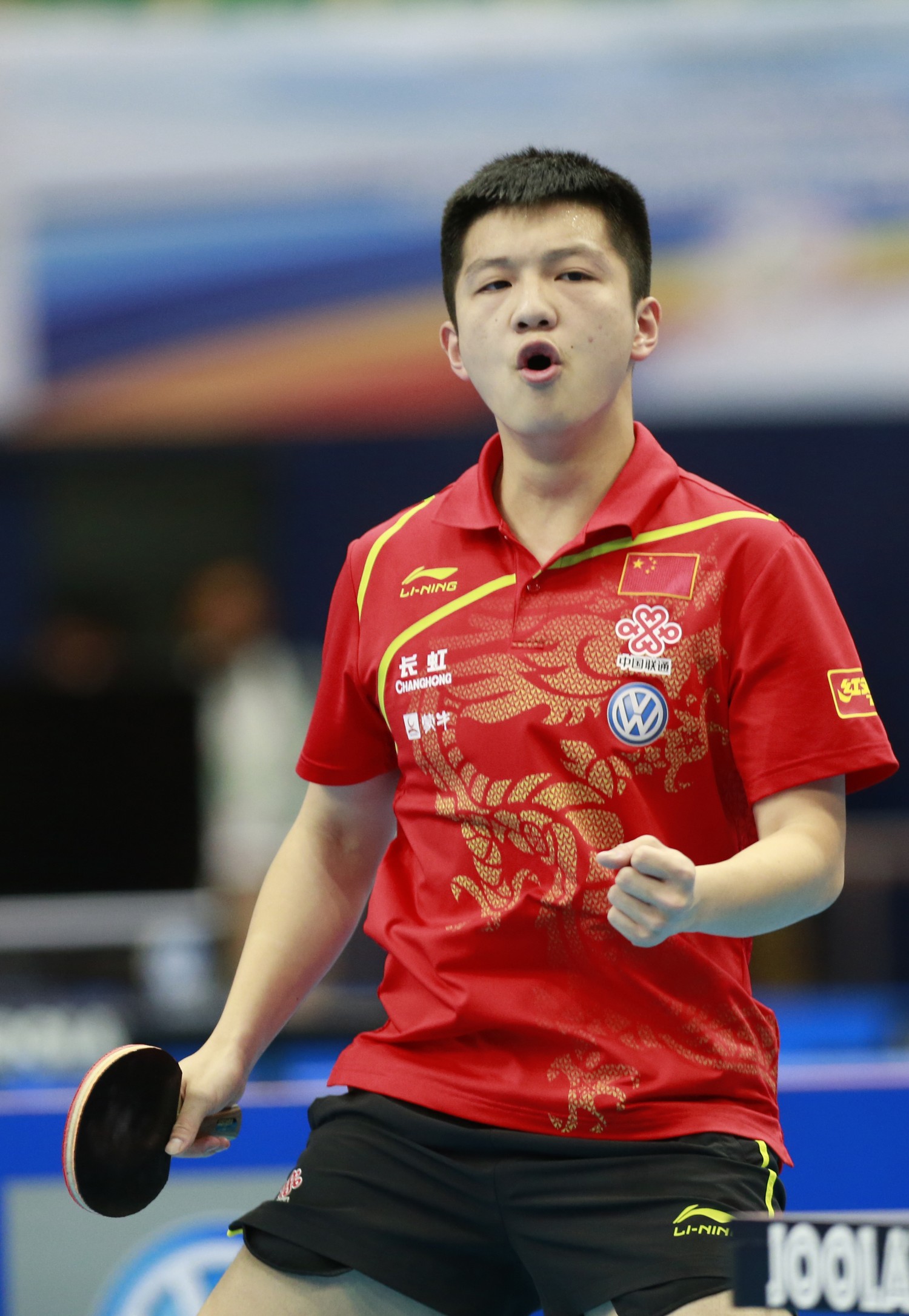 半岛体育登入-瑞士选手在跳水比赛中表现出色，获得广受好评