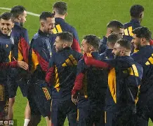 半岛官方体育登录入口-包含拉科鲁尼亚全队备战，士气高昂展望未来的词条